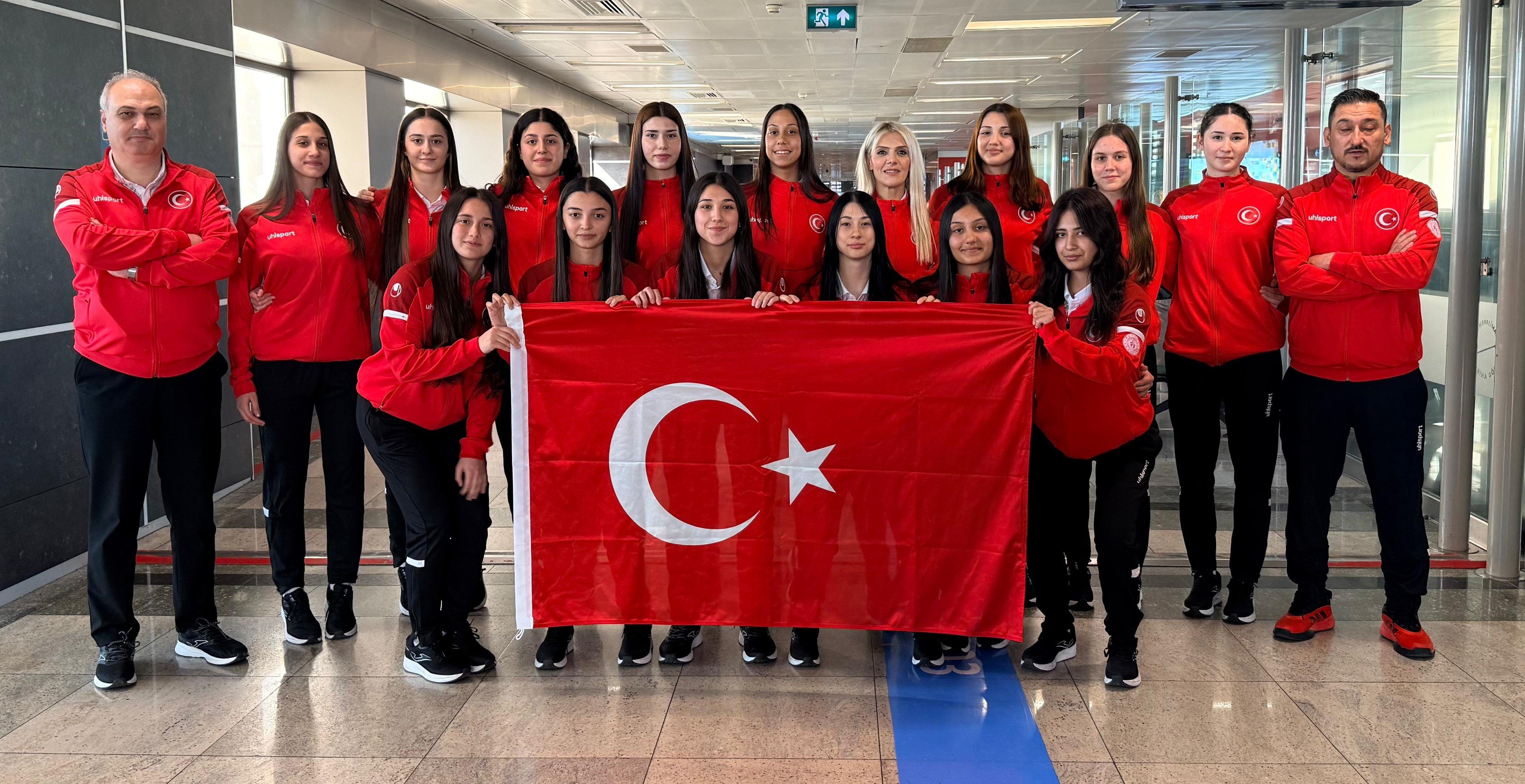 75.YIL CUMHURİYET ANADOLU LİSESİ DÜNYA ÜÇÜNCÜSÜ